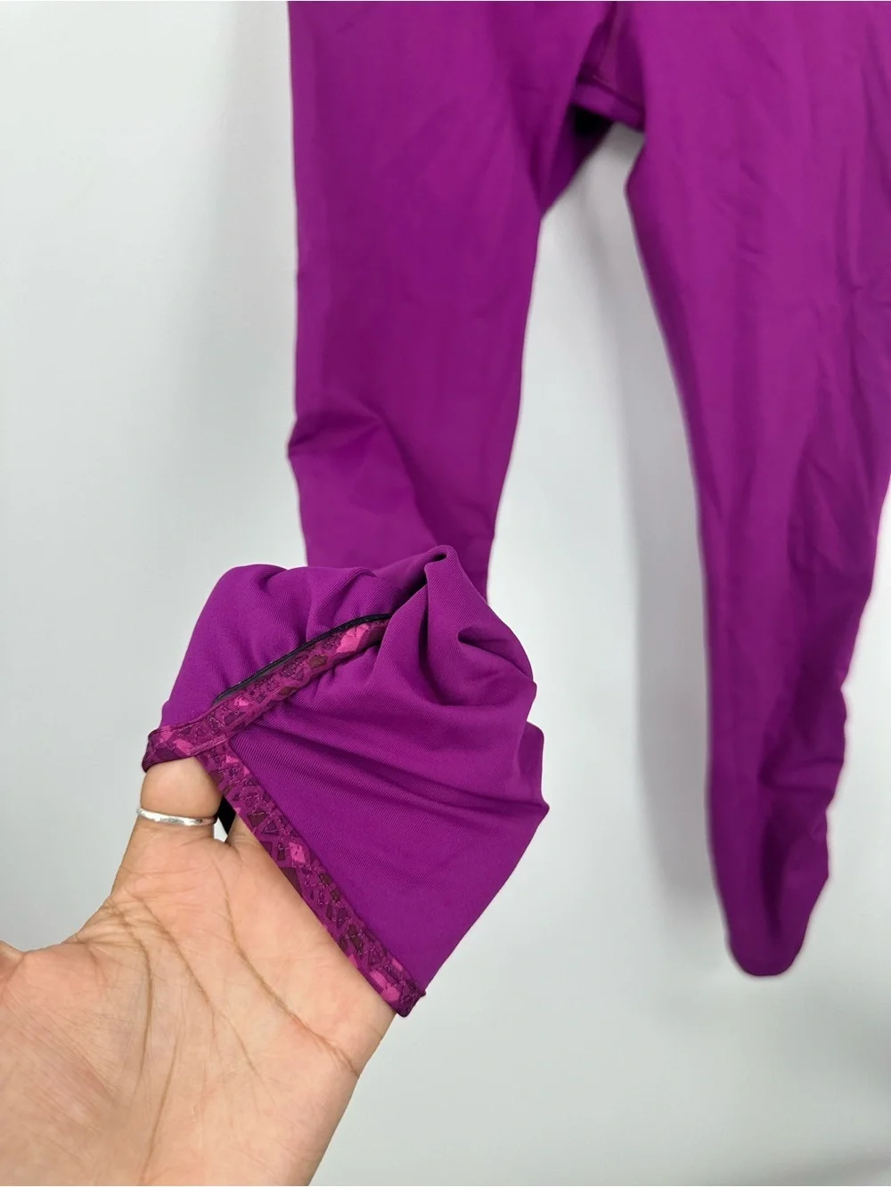 Lululemon Real Quick Purple Cropped Leggings Size 4 Gym Training